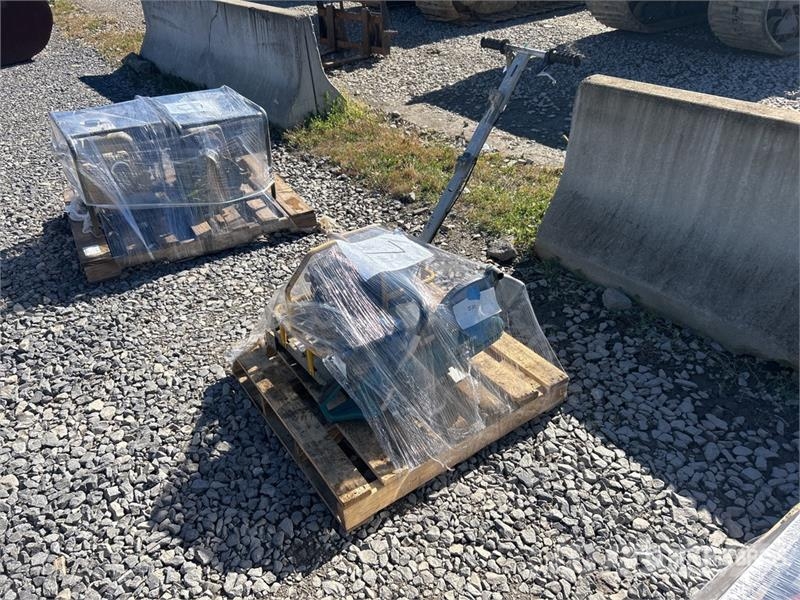 Makita of (2) Pallets of Makita EK7651H & Soft-Cut X150 C Építőipar - Egyebek