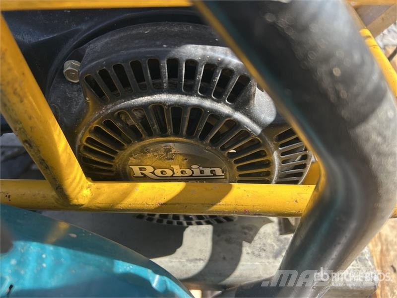Makita of (2) Pallets of Makita EK7651H & Soft-Cut X150 C Építőipar - Egyebek