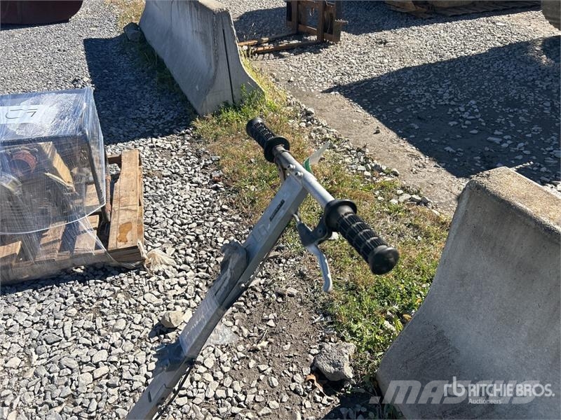 Makita of (2) Pallets of Makita EK7651H & Soft-Cut X150 C Építőipar - Egyebek