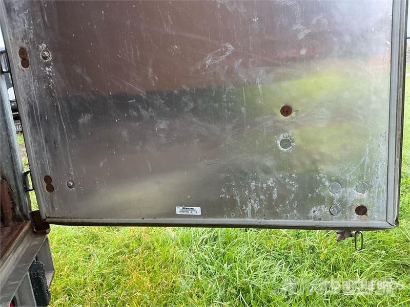 Manac 48 ft T/A Van Trailer Rimorchi cassonati