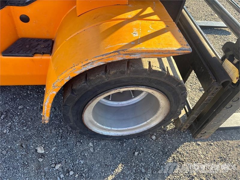 Maximal FD40T-M2WE3 4000 kg Cushion Tire Forklift 其他叉车