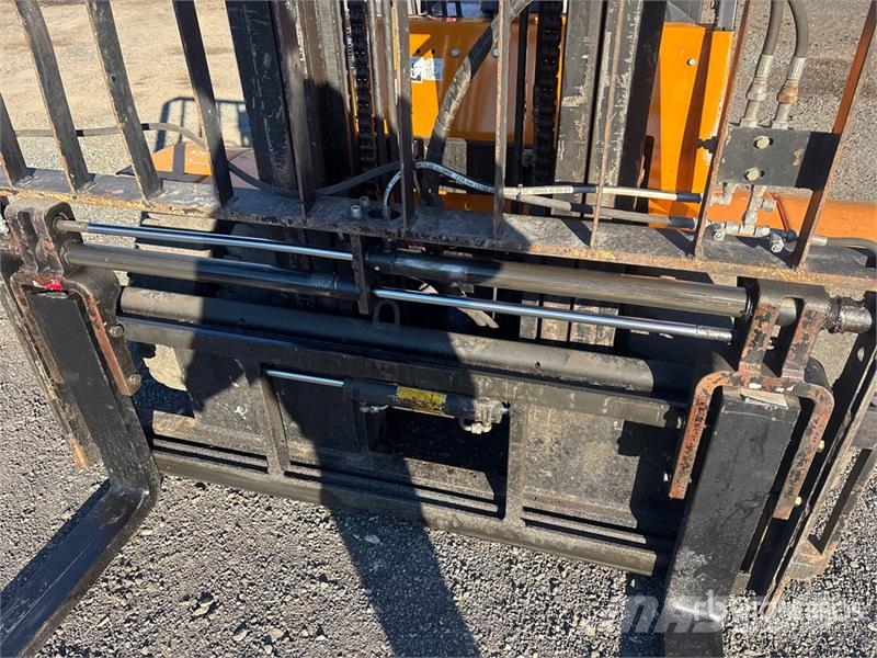 Maximal FD40T-M2WE3 4000 kg Cushion Tire Forklift 其他叉车