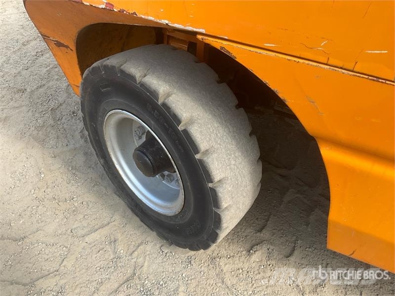 Maximal FD40T-M2WE3 8800 lb Pneumatic Tire Forklift Muut haarukkatrukit