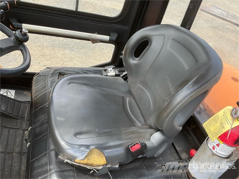 Maximal FD40T-M2WE3 8800 lb Pneumatic Tire Forklift Muut haarukkatrukit