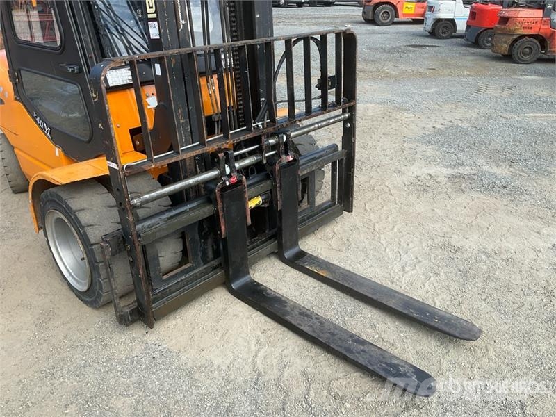 Maximal FD40T-M2WE3 8800 lb Pneumatic Tire Forklift Muut haarukkatrukit