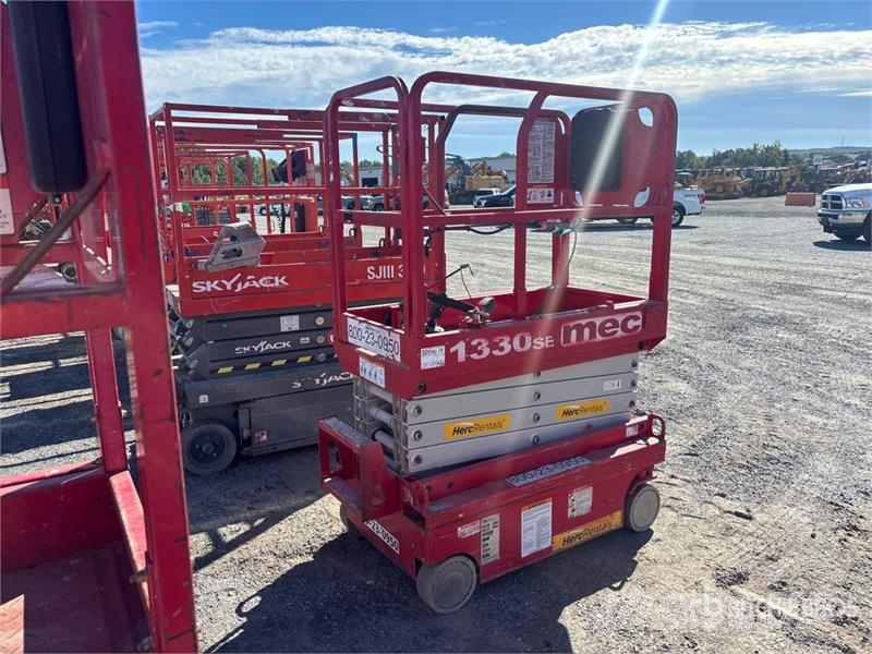 MEC 1330SE Electric Scissor Lift رافعات مقصية الشكل