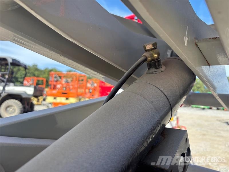 MEC 1330SE Electric Scissor Lift رافعات مقصية الشكل
