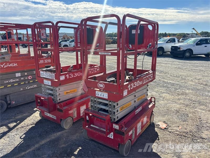 MEC 1330SE Electric Scissor Lift رافعات مقصية الشكل