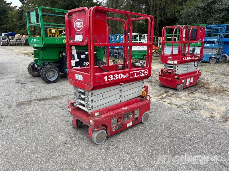 MEC 1330SE Electric Scissor Lift Makazaste platforme
