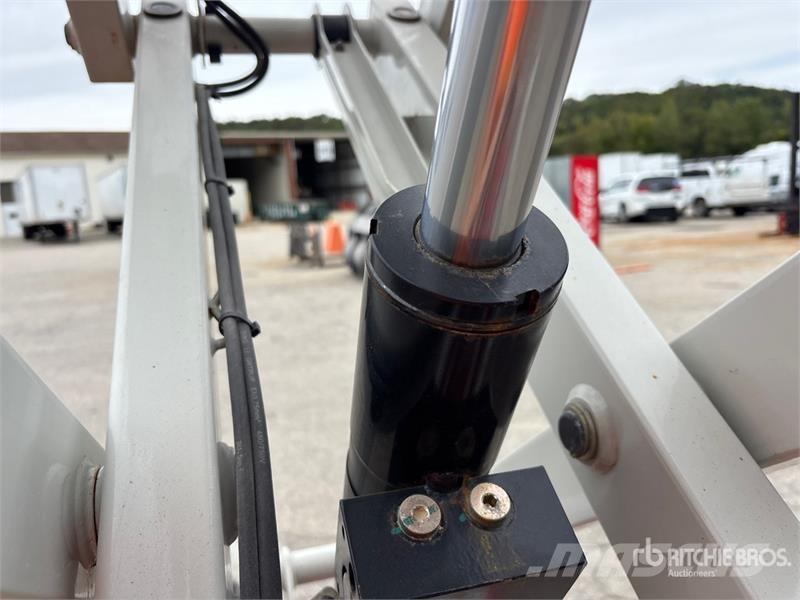 MEC 1330SE Electric Scissor Lift Makazaste platforme
