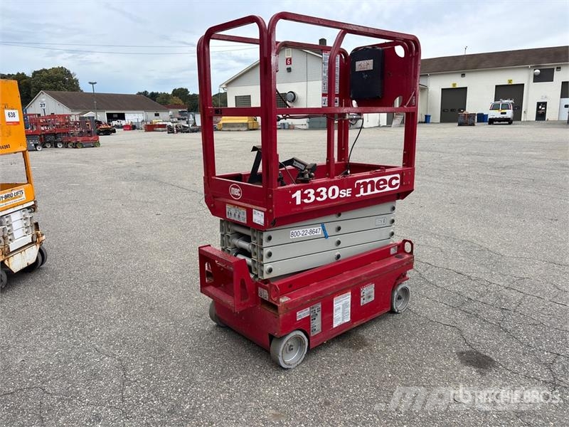 MEC 1330SE Electric Scissor Lift Makazaste platforme