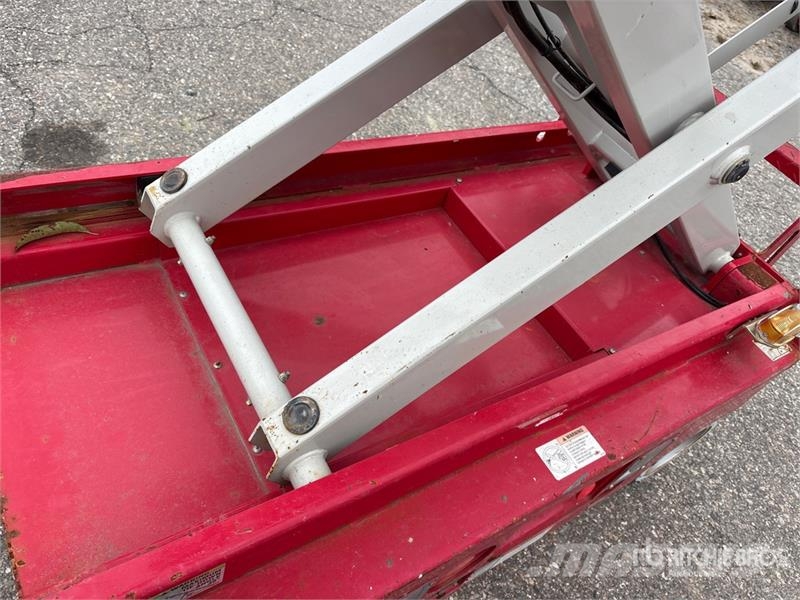 MEC 1330SE Electric Scissor Lift Makazaste platforme