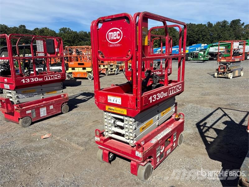 MEC 1330SE Electric Scissor Lift رافعات مقصية الشكل