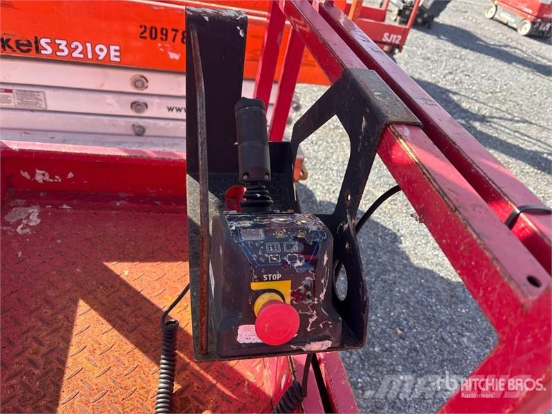MEC 1330SE Electric Scissor Lift Scheren-Arbeitsbühnen