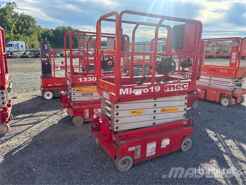 MEC Micro 19 Electric Scissor Lift Scheren-Arbeitsbühnen