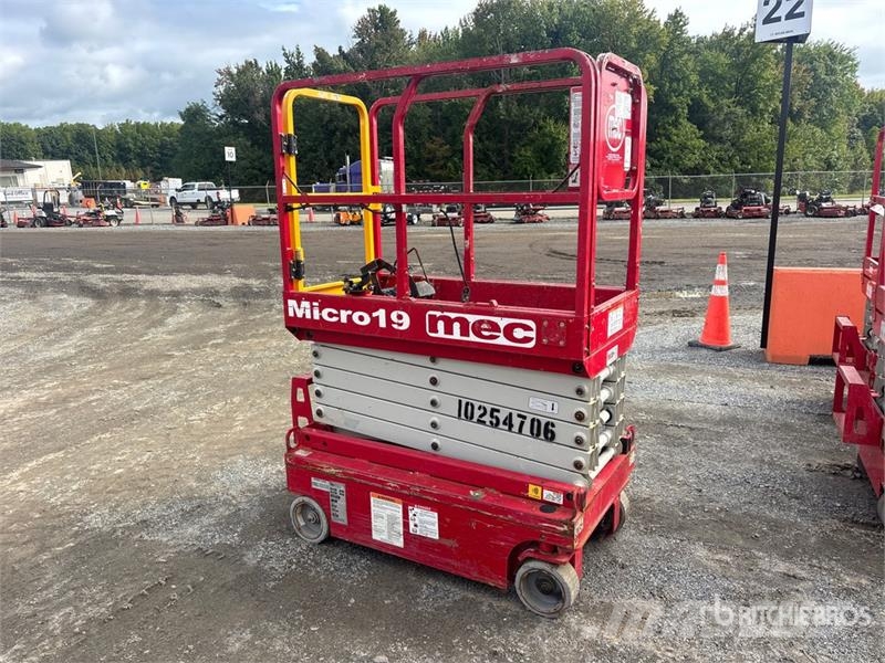 MEC Micro 19 Electric Scissor Lift رافعات مقصية الشكل