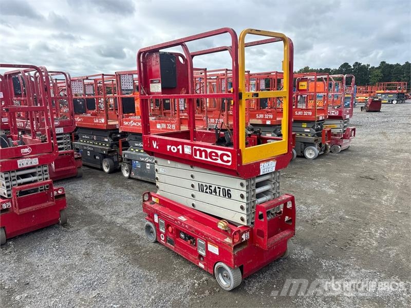MEC Micro 19 Electric Scissor Lift رافعات مقصية الشكل