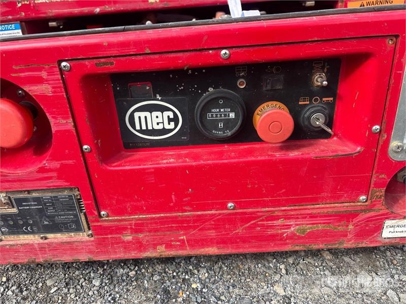 MEC Micro 19 Electric Scissor Lift رافعات مقصية الشكل