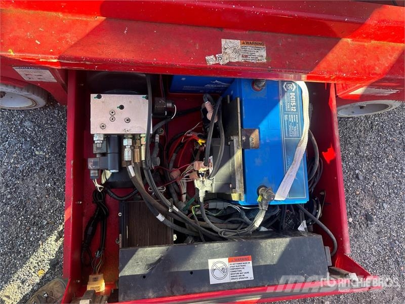 MEC Micro 19 Electric Scissor Lift Scheren-Arbeitsbühnen