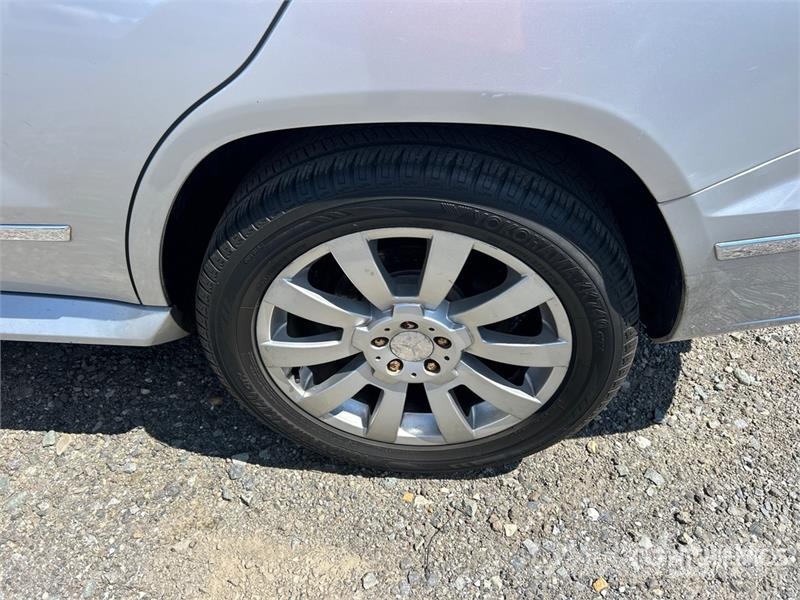 Mercedes-Benz GLK 350 AWD SUV Voiture