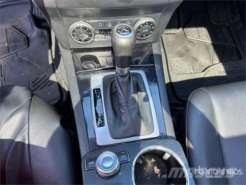 Mercedes-Benz GLK 350 AWD SUV Voiture