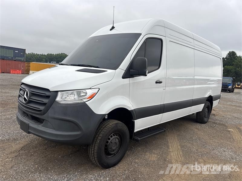 Mercedes-Benz Sprinter 2500 Cargo Van Panel vans