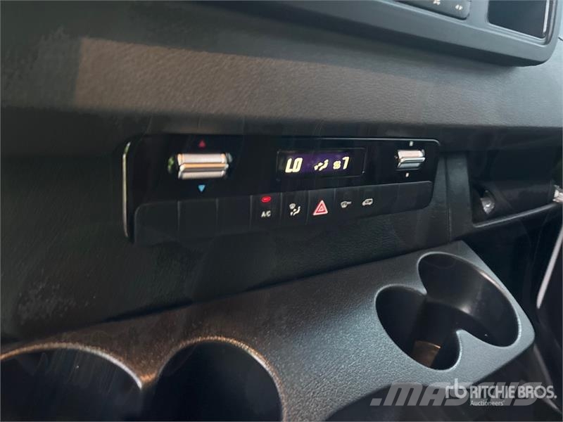 Mercedes-Benz Sprinter 2500 Cargo Van Panel vans