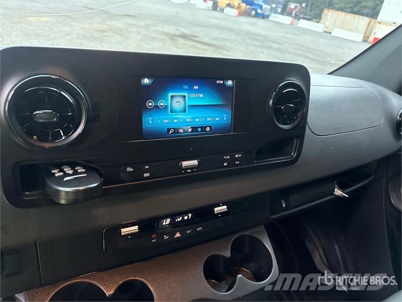 Mercedes-Benz Sprinter 2500 Cargo Van Panel vans