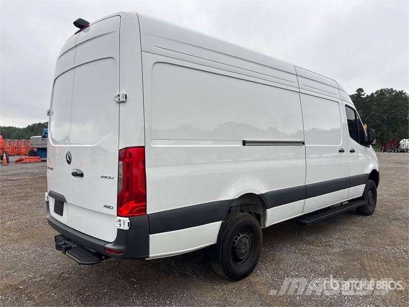 Mercedes-Benz Sprinter 2500 Cargo Van Panel vans