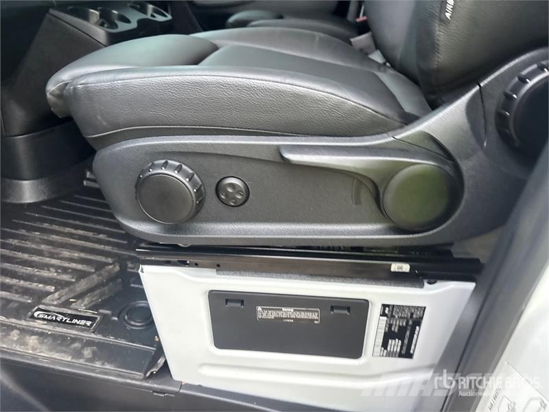 Mercedes-Benz Sprinter 2500 Cargo Van Panel vans