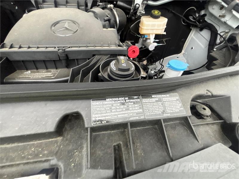 Mercedes-Benz Sprinter 2500 Cargo Van Panel vans