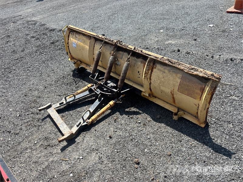Meyer 7 ft 6 in 2 Way Snow Plow Sniego peiliai ir valytuvai