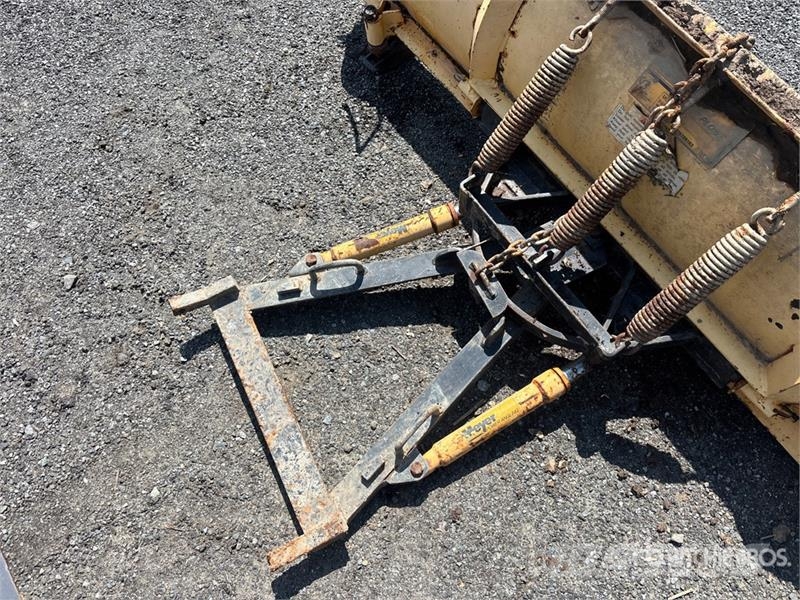 Meyer 7 ft 6 in 2 Way Snow Plow Sniego peiliai ir valytuvai
