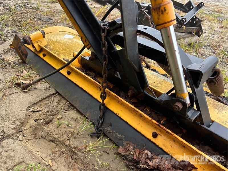 Meyer 7 ft 6 in 2 Way Snow Plow Lâminas e arados de neve