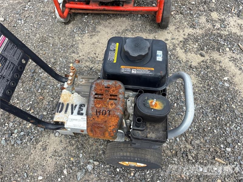 MI-T-M WP-2700-WCKB Pressure Washer Lätt högtryckstvätt