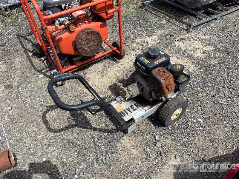 MI-T-M WP-2700-WCKB Pressure Washer Lätt högtryckstvätt