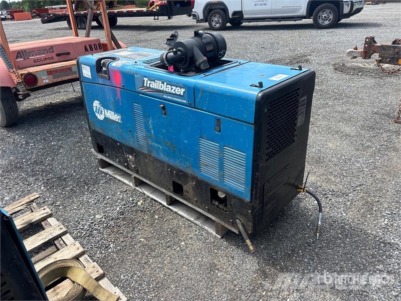 Miller Trailblazer 300 A Skid-Mounted Multi-Process 3-in- Kaynak makineleri