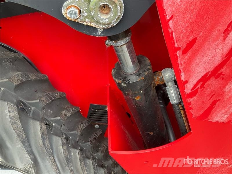 Mini Compact Track Loader لوادر انزلاقية التوجيه