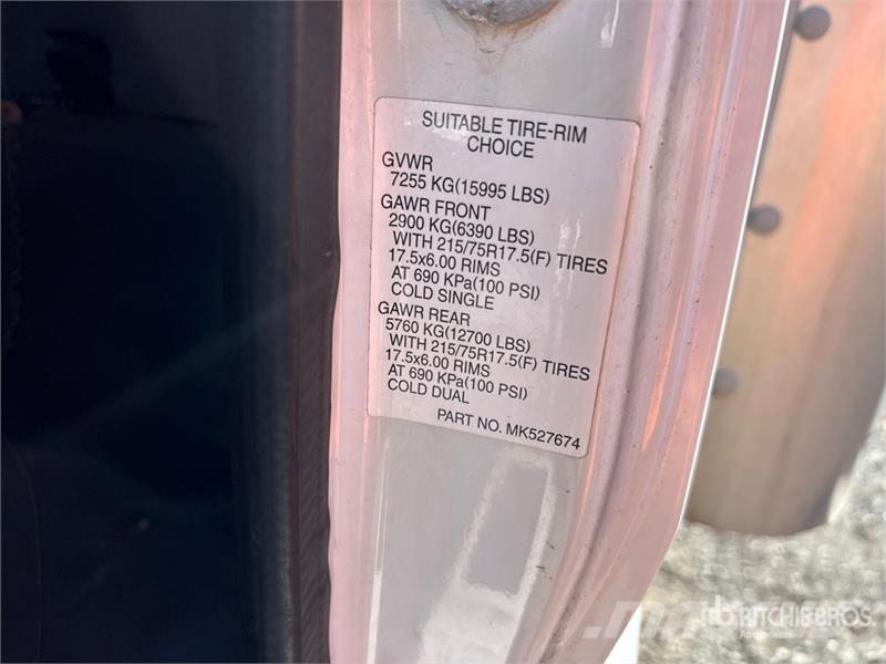 Mitsubishi FE160 貨箱式卡車