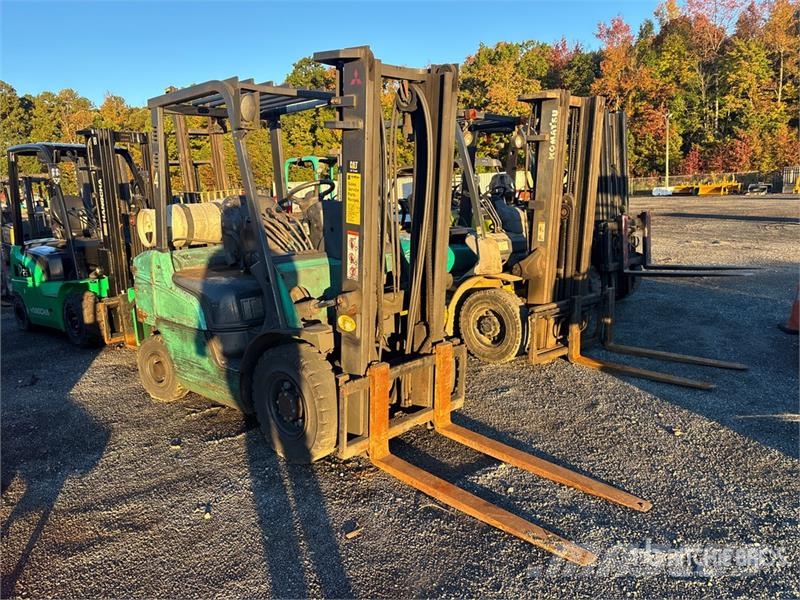 Mitsubishi FG25N 4950 lb Cushion Tire Forklift Empilhadeiras - outros