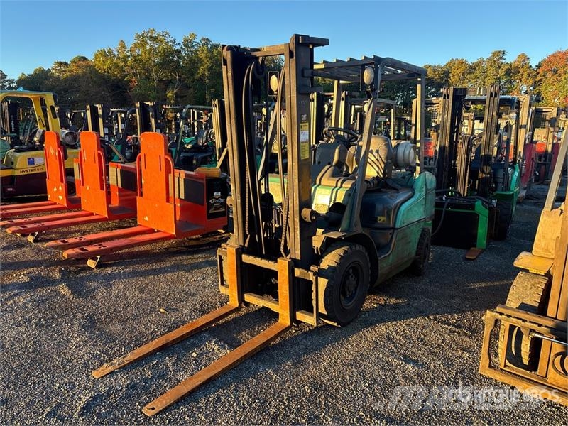 Mitsubishi FG25N 4950 lb Cushion Tire Forklift Empilhadeiras - outros