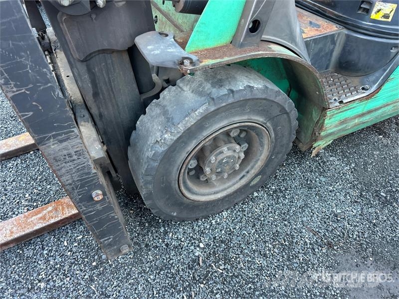 Mitsubishi FG25N 5000 lb Forklift Empilhadeiras - outros