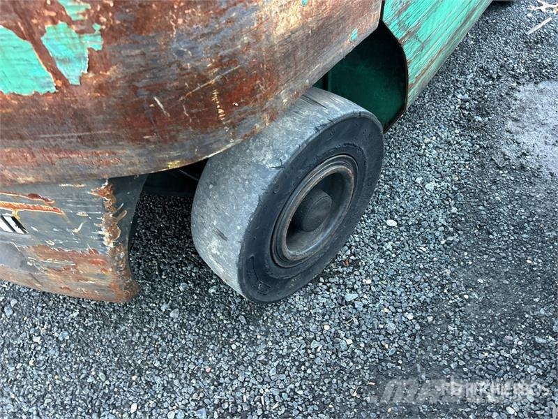 Mitsubishi FG25N 5000 lb Forklift Empilhadeiras - outros