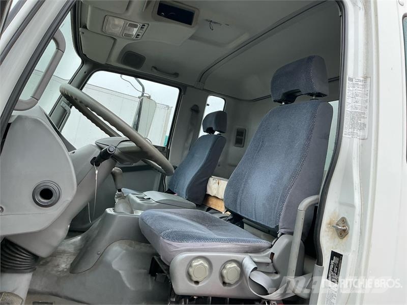 Mitsubishi FM617 Furgons