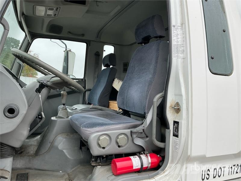 Mitsubishi FM617 Furgons