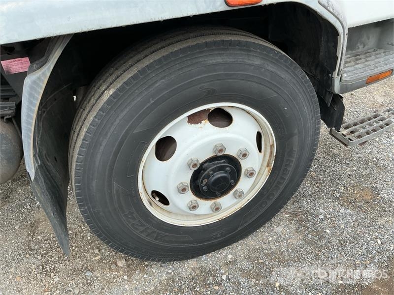 Mitsubishi FM617 Furgons