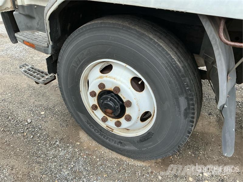 Mitsubishi FM617 Furgons