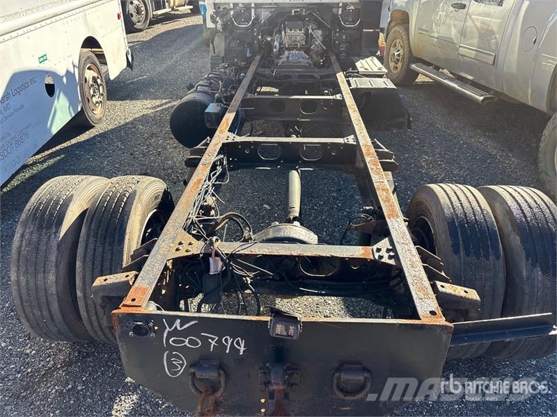 Mitsubishi Fuso 4x2 Cab and Chassis (Inoperable) 驾驶室与内部