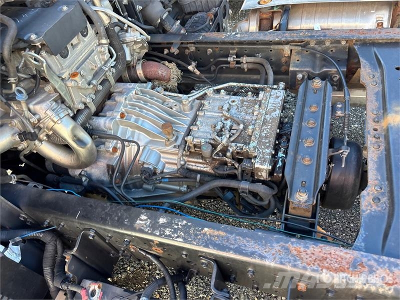 Mitsubishi Fuso 4x2 Cab and Chassis (Inoperable) 驾驶室与内部