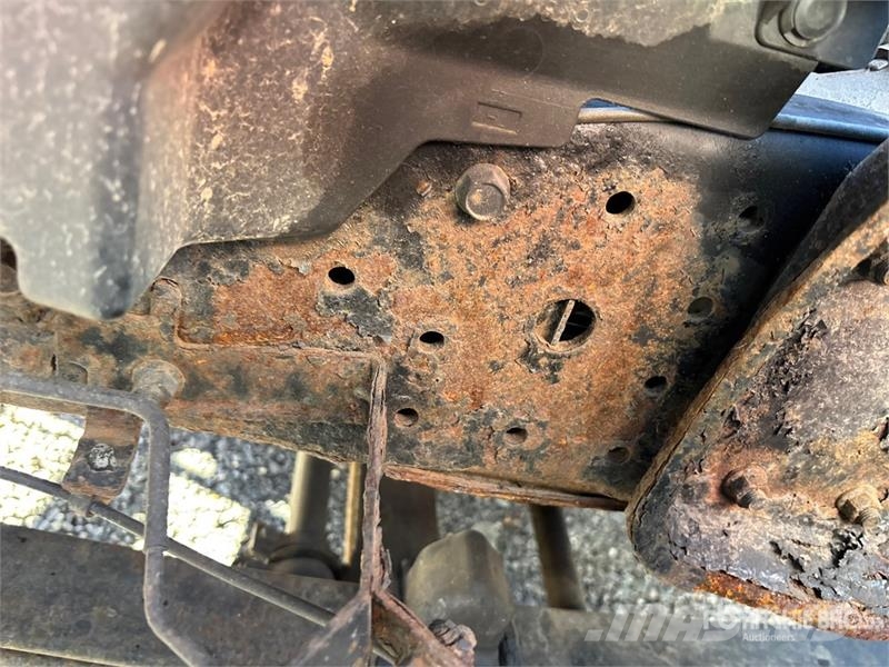 Mitsubishi Fuso 4x2 Cab and Chassis (Inoperable) 驾驶室与内部